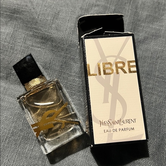 NIB Makeup Bundle - Picture 6 of 12